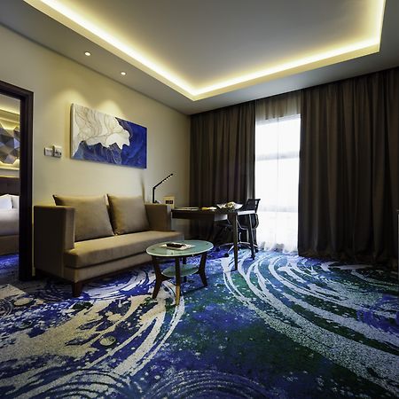 Eastin Hotel Penang Sungai Dua Bukit Екстериор снимка