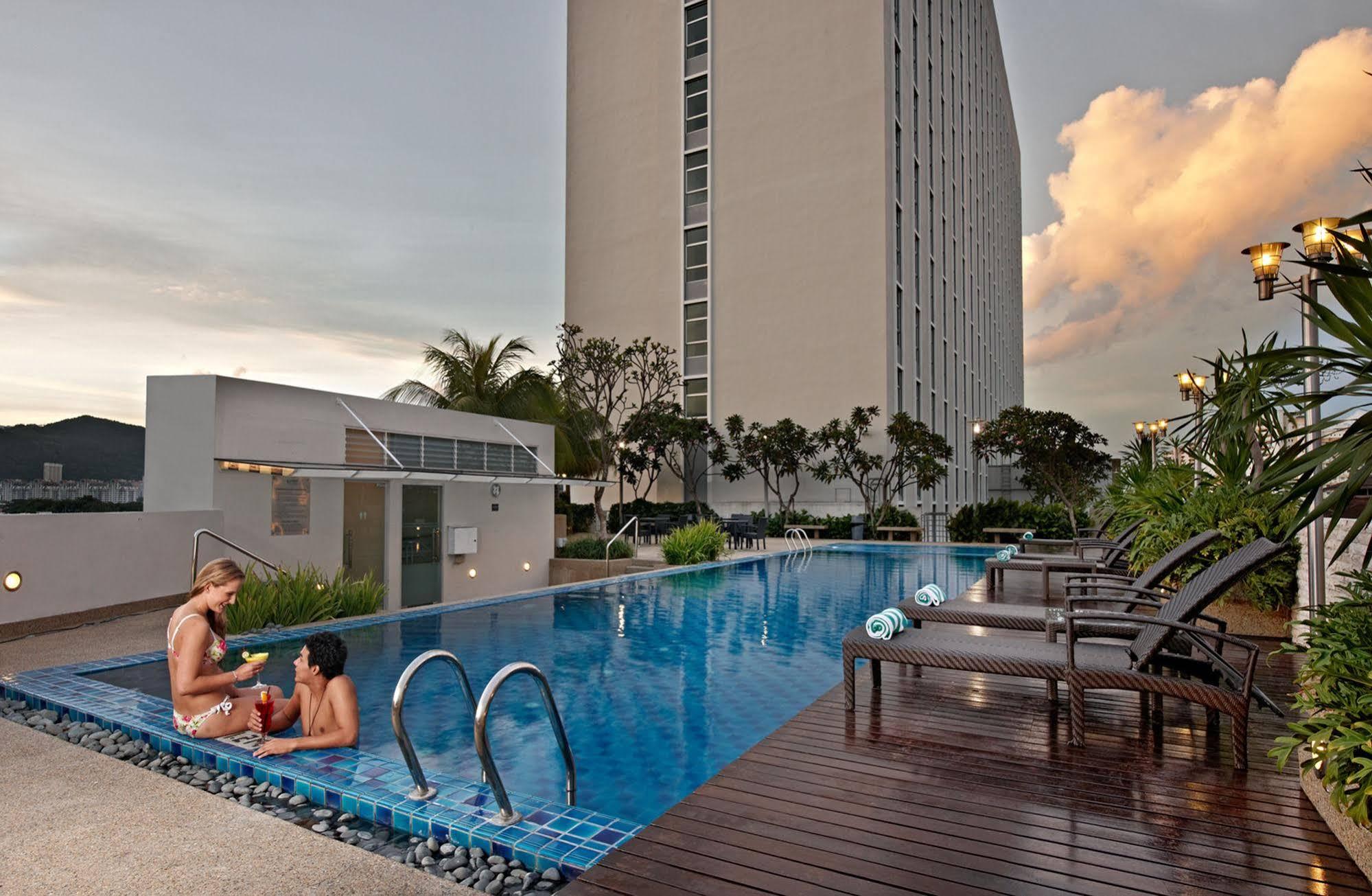 Eastin Hotel Penang Sungai Dua Bukit Екстериор снимка