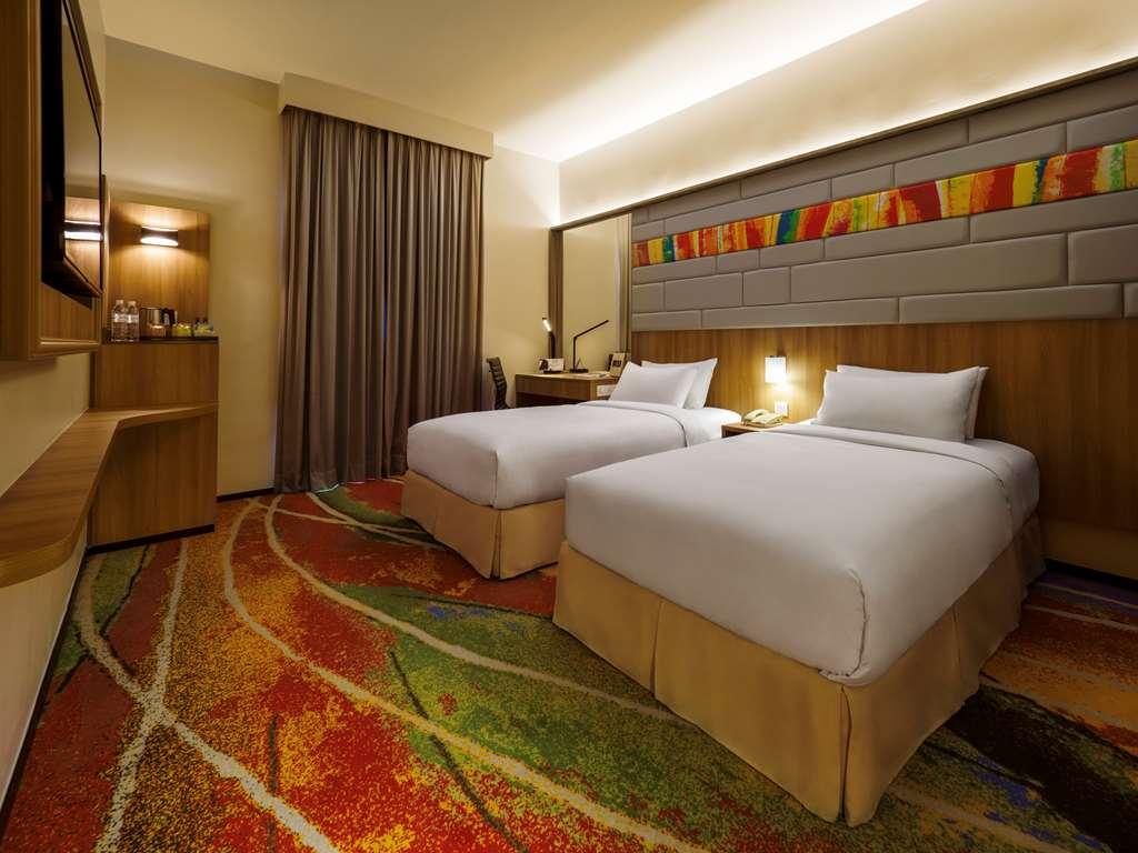 Eastin Hotel Penang Sungai Dua Bukit Стая снимка