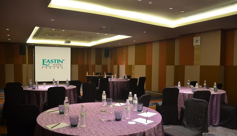 Eastin Hotel Penang Sungai Dua Bukit Екстериор снимка